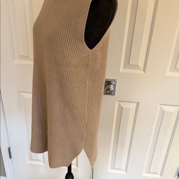 H&M Beige Ribbed Knit Top - Picture 8 of 8